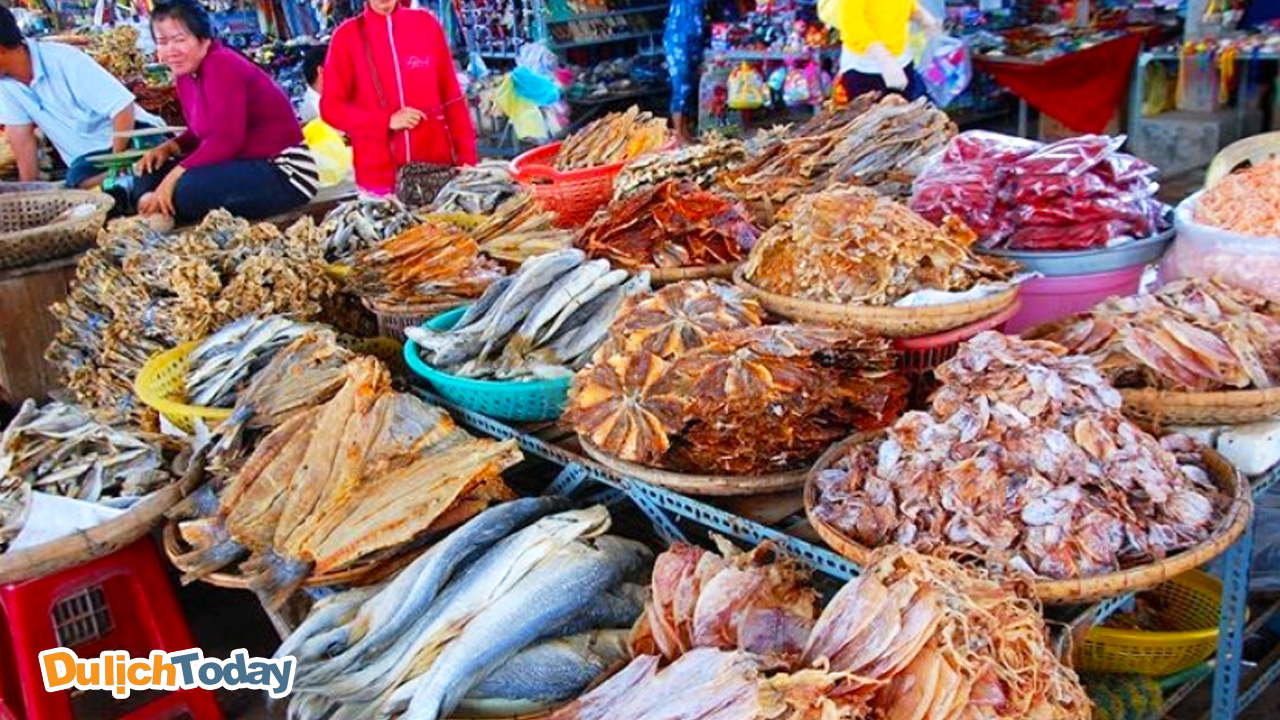 Ngày 04: NHA TRANG – TP.HCM (Ăn sáng, trưa)